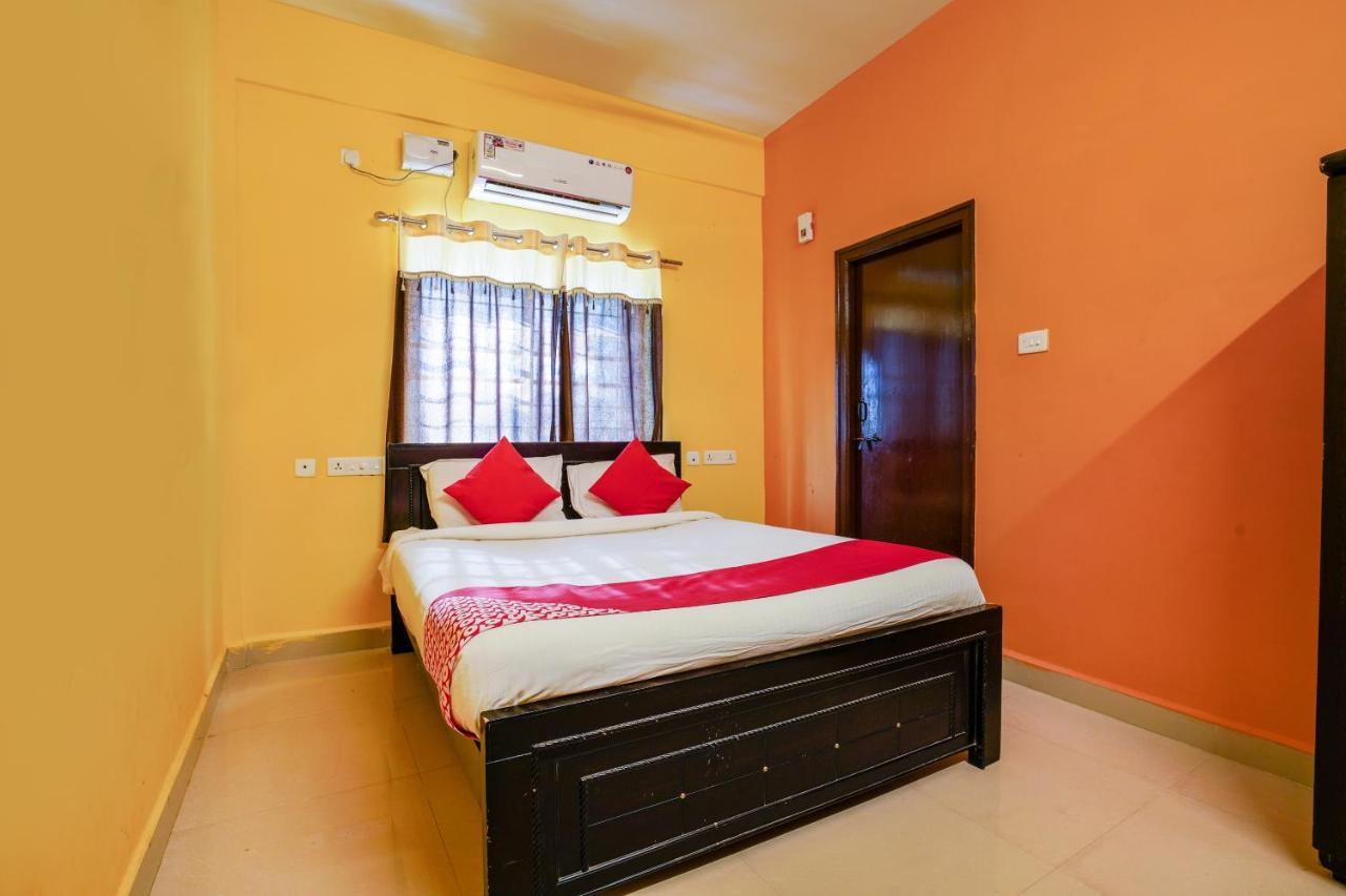 Oyo 70286 Svr Grand Hotel Hyderabad Exterior photo